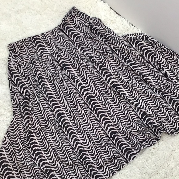 Kenneth Cole black and white full skirt S - Picture 6 of 6